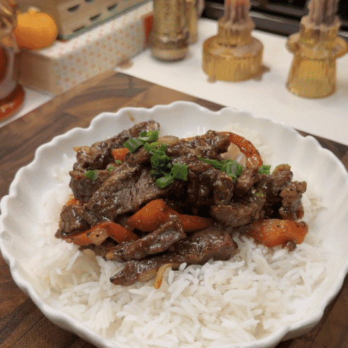 Pepper steak with rice and vegetables