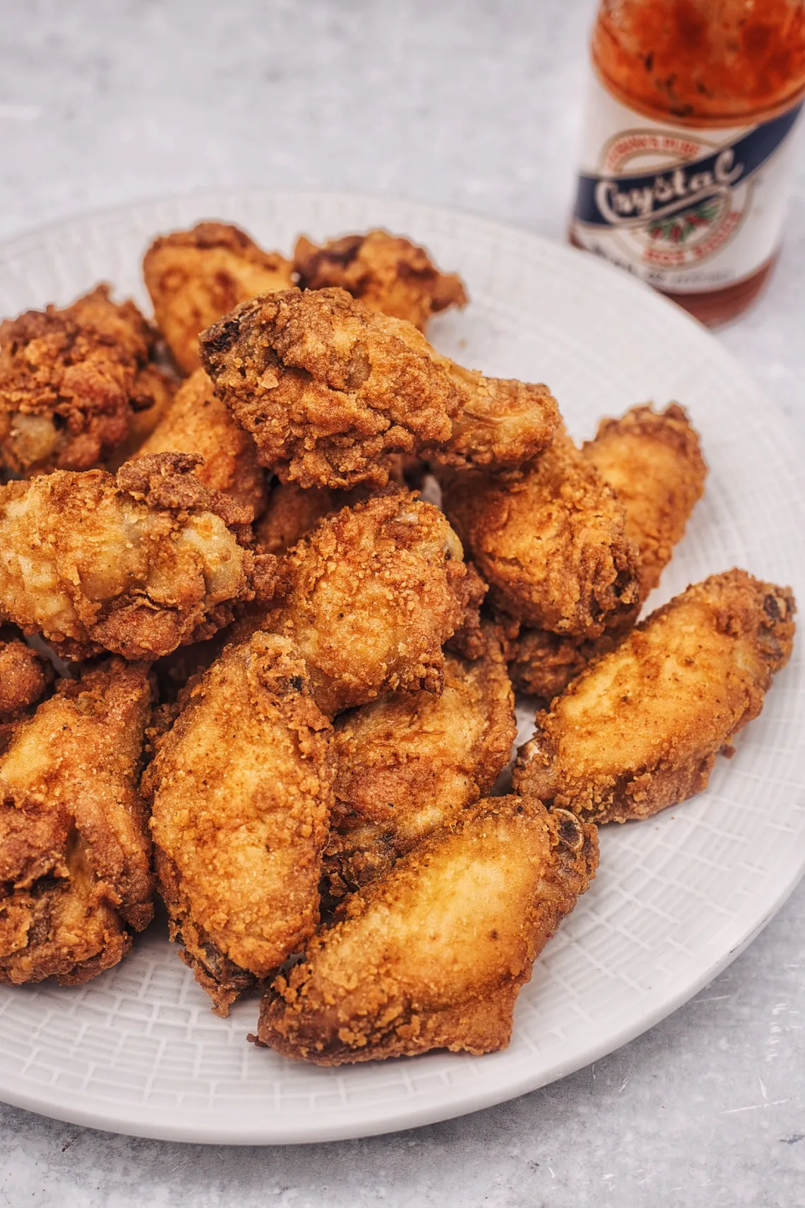 Glazed chicken wings with dipping sauce